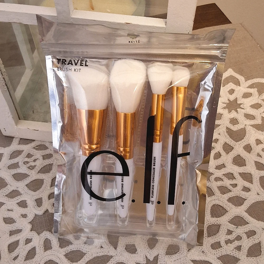 Emma&Chloe & E.l.f., NWT, Cosmetic Case & Travel Brush Set - Picture 3 of 8